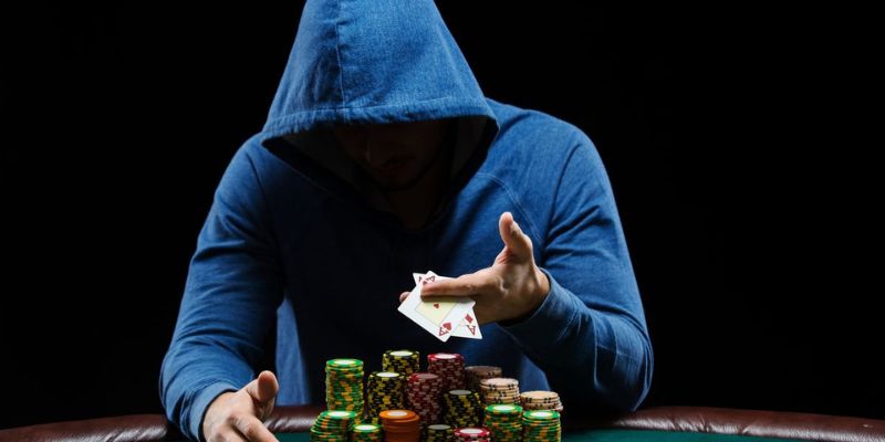 Hướng dẫn cách chơi Poker tại 8Live dễ hiểu nhất